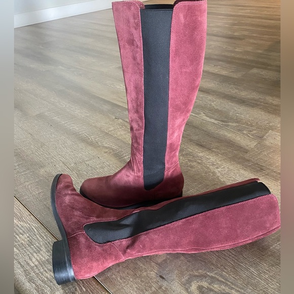 Cole Haan Jodhpurs Burgundy Knee High Suede Boots. - Picture 4 of 6